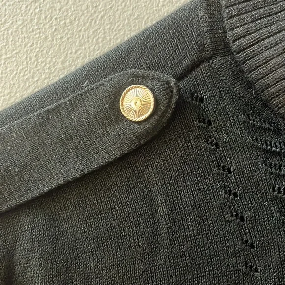 White House Black Market. Short sleeve turtleneck - Picture 4 of 4